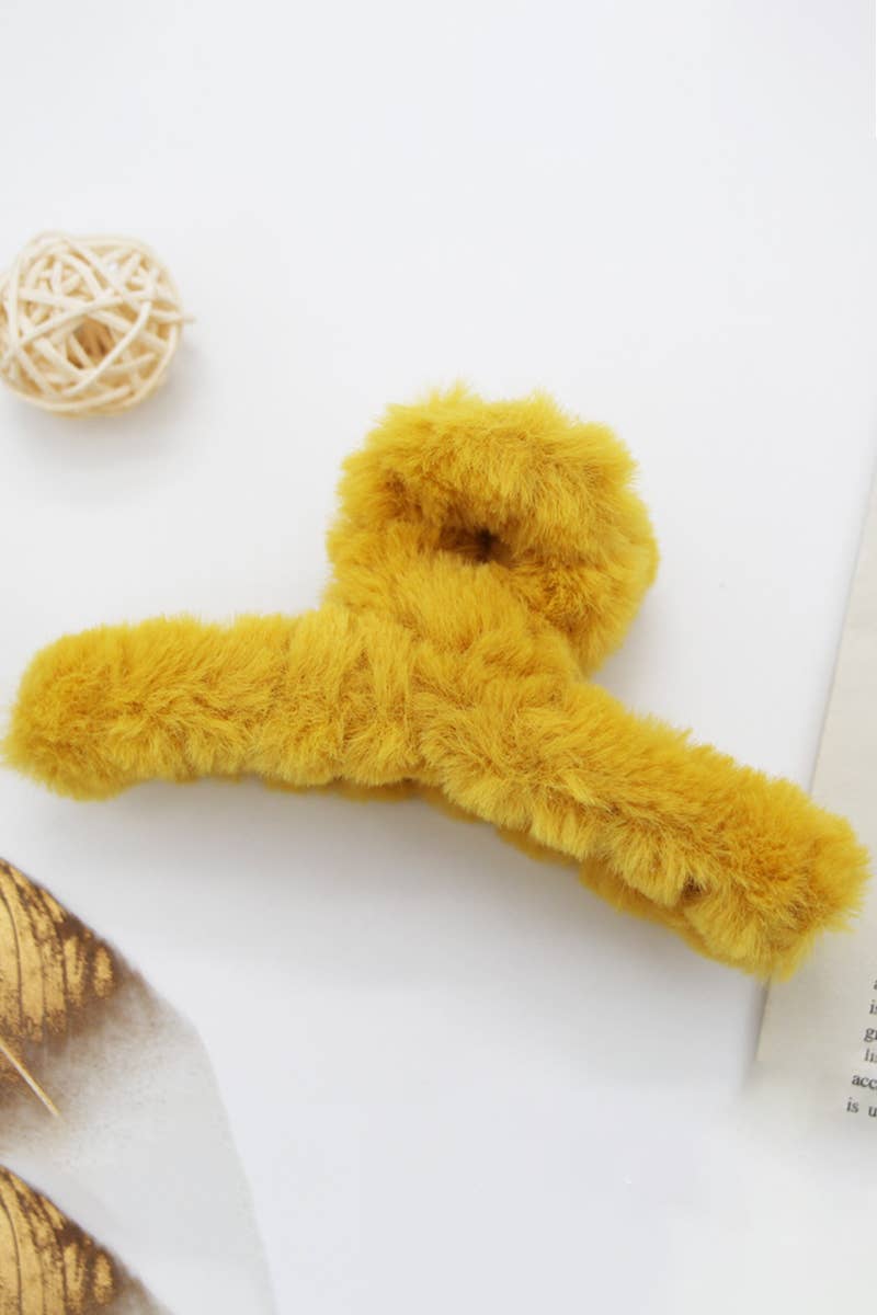 MULTICOLOR FAUX RABBIT FUR HAIR CLAW CLIP TWIST_CWAHA0153