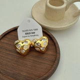 HALF FACE THREE DIMENSIONAL EARRINGS_CWAJE1345
