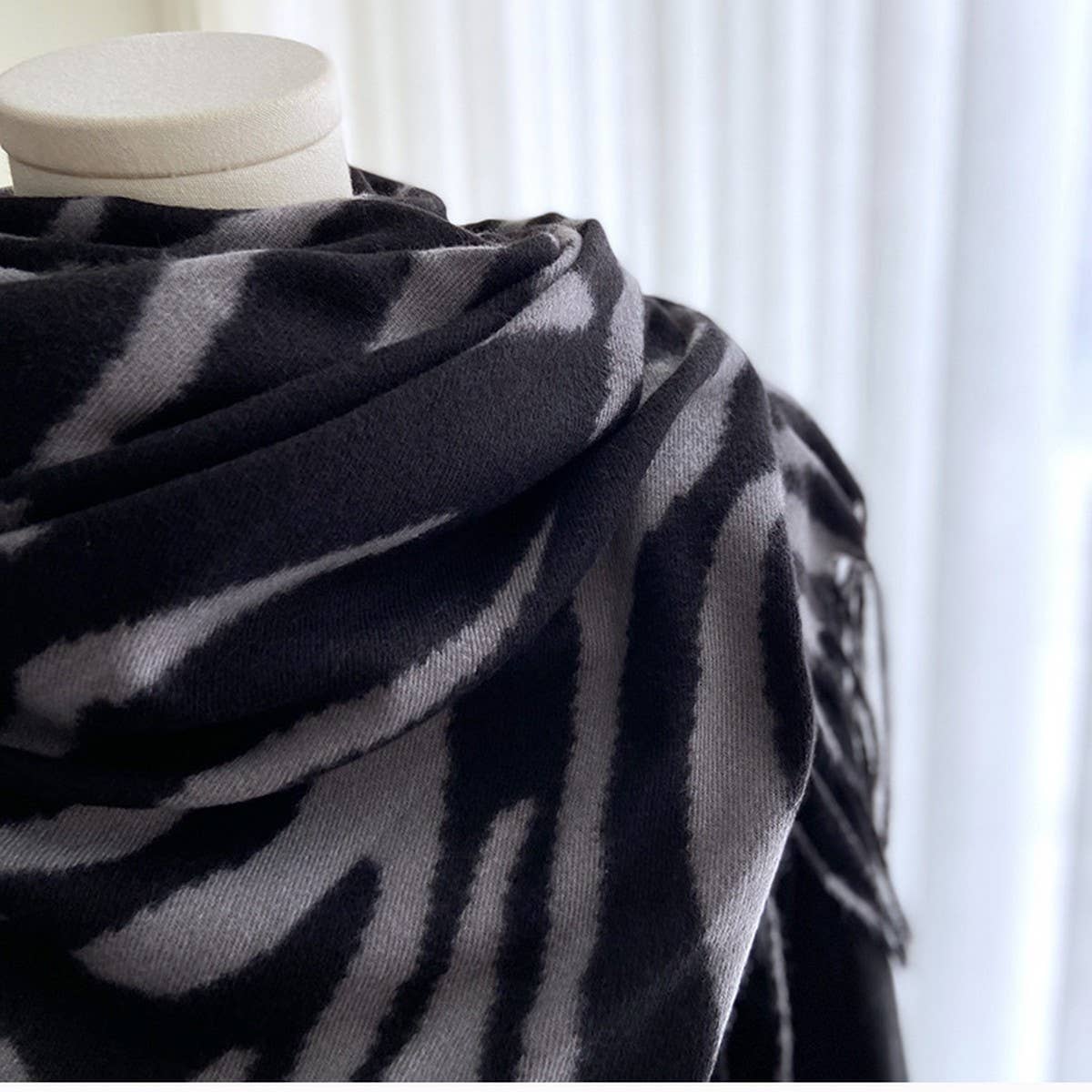 STRIPED PRINT FAUX CASHMERE SCARF FOR WINTER_CWASC1472