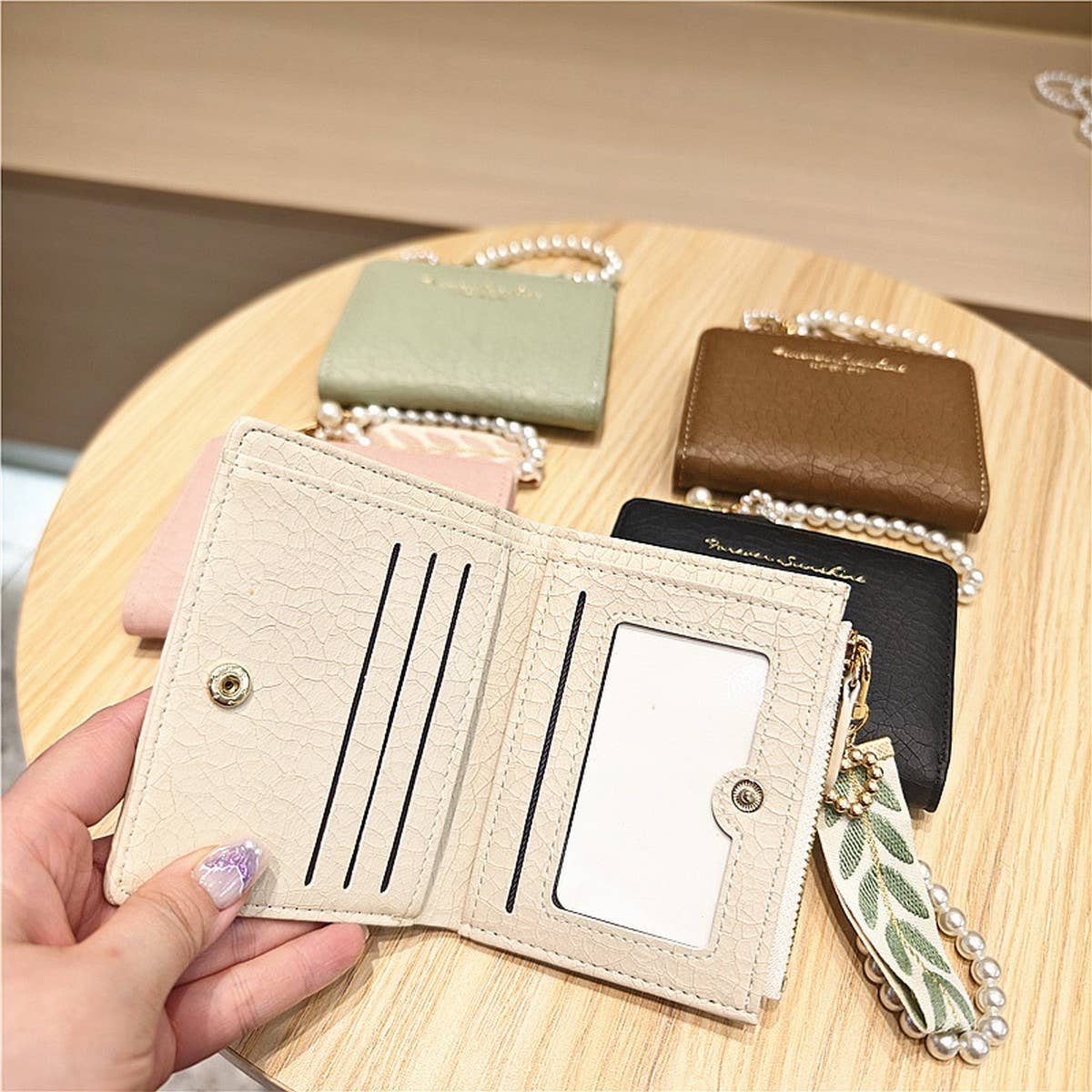 Minimal Crack Texture Pearl Bifold Wallet_Cwab06214