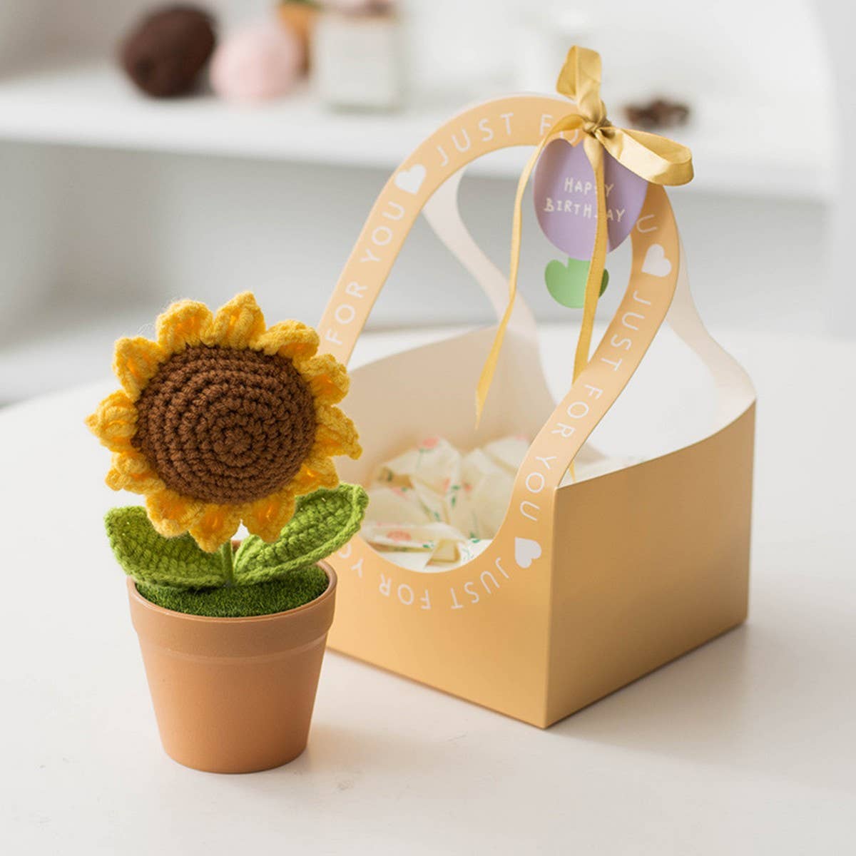 Cwmm9272_Handmade Crocheted Bouquet Gift Sunflower Pot