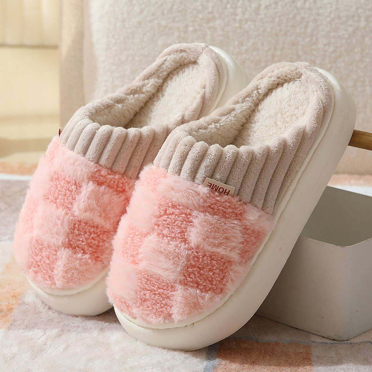 CHECKERED FUZZY WARM SLIPPERS COZY STYLISH_CWSHS0270