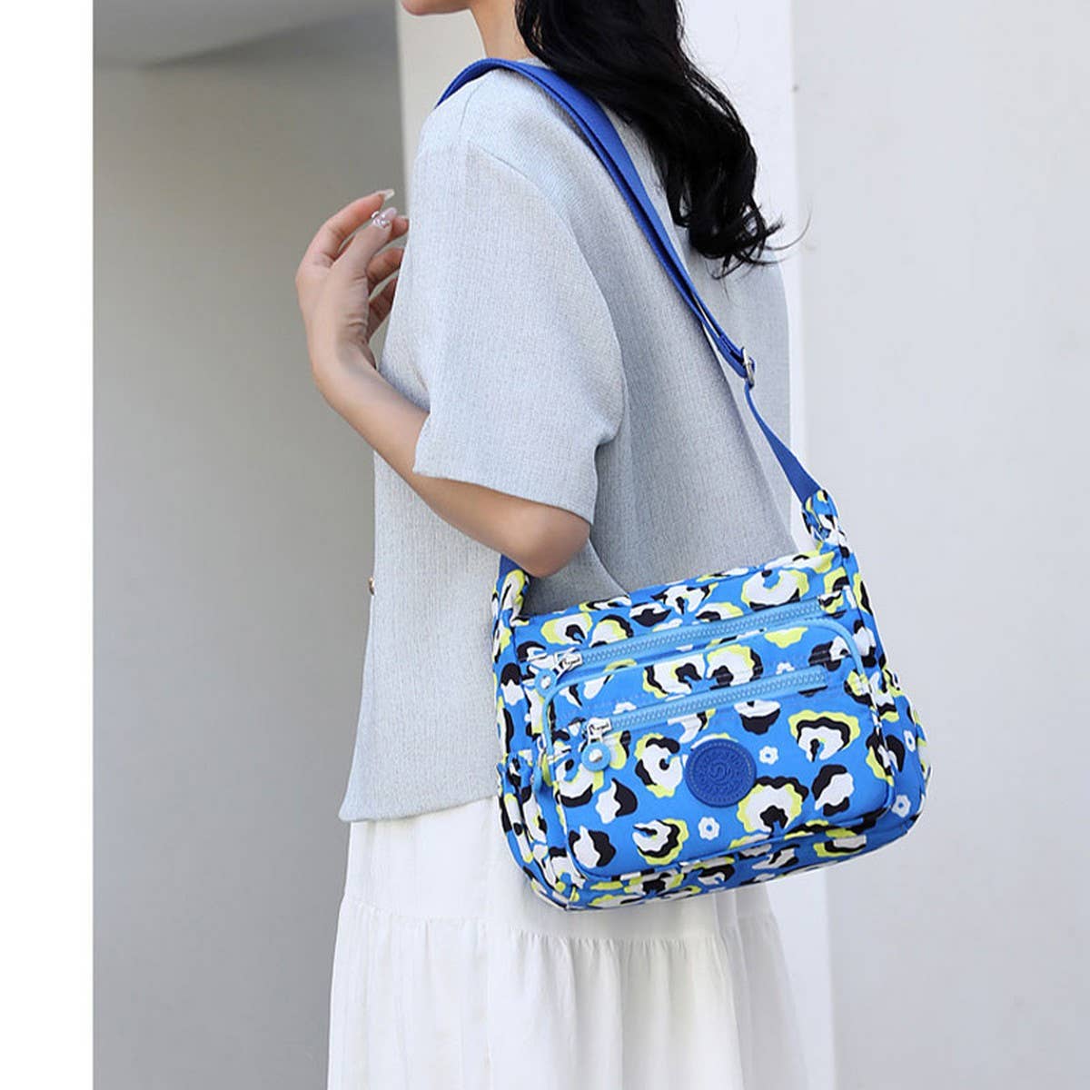 LARGE CAPACITY MESSENGER BACKPACK SHOULDER BAG_CWASC1790