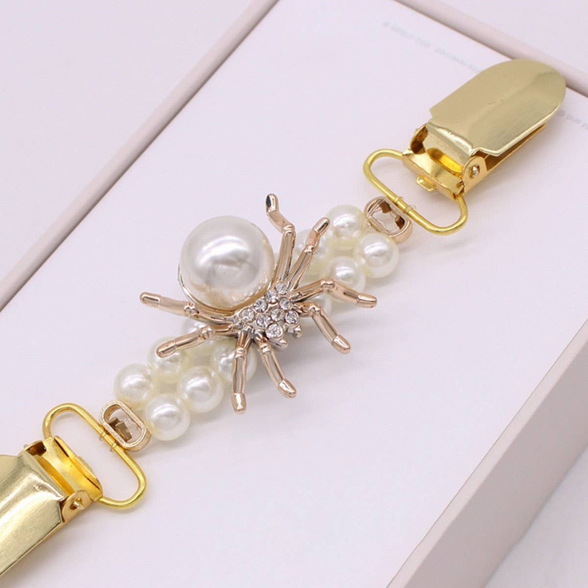 POPULAR HIGH GRADE PEARL SWEATER CLIP SHAWL CLIP_CWMM2207