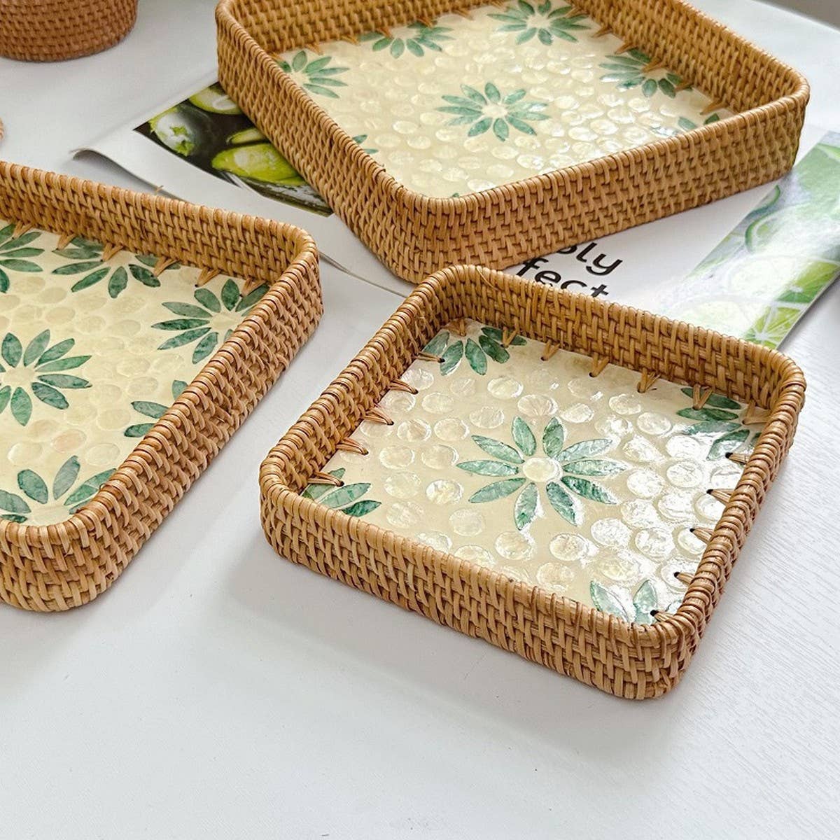 RATTAN COLORFUL SHELL CREATIVE HANDMADE FRUIT PLATE_CWMM4412