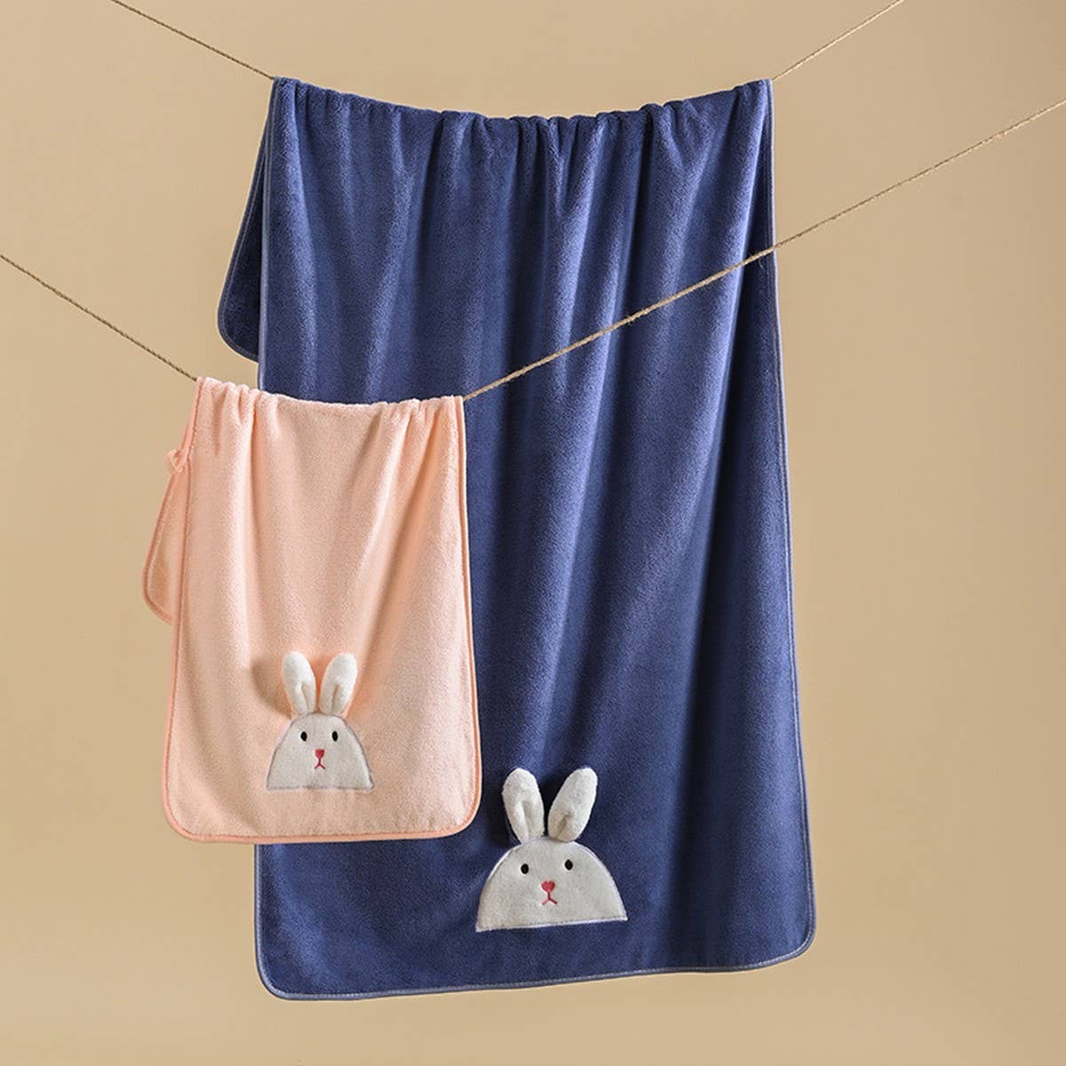 EMBROIDERED RABBIT CORAL FLEECE TOWEL_CWMM2324