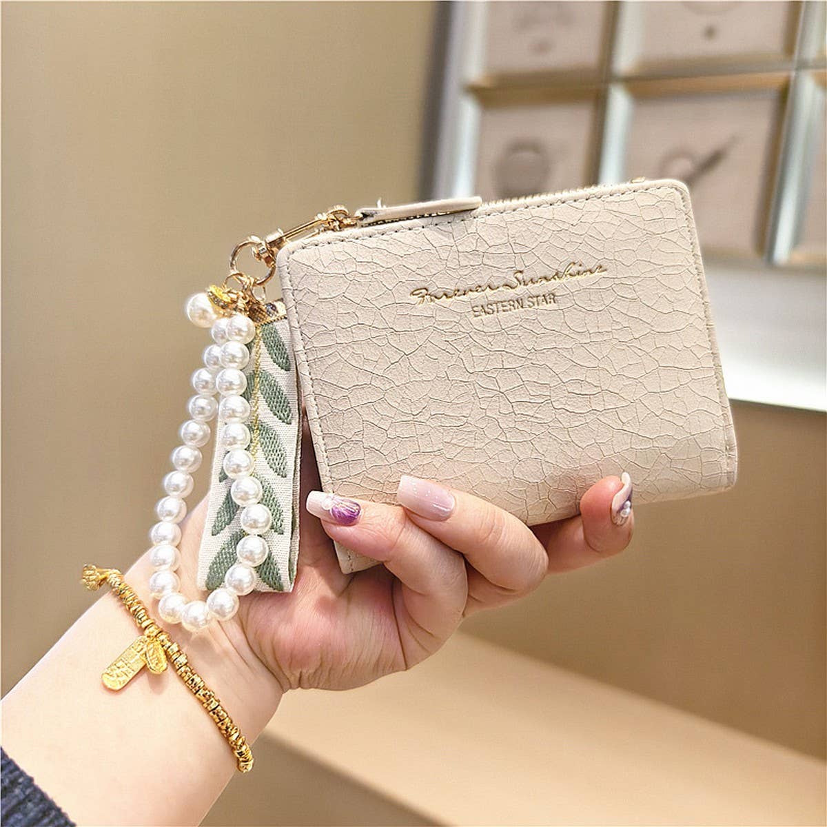 Minimal Crack Texture Pearl Bifold Wallet_Cwab06214