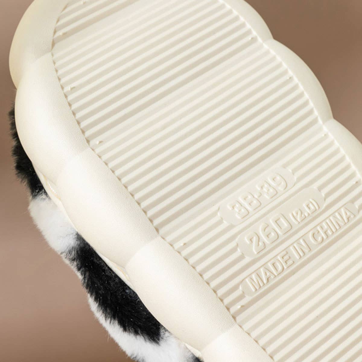 CARTOON COW EMBROIDERED FUZZY BEDROOM SLIPPERS_CWSHS0244