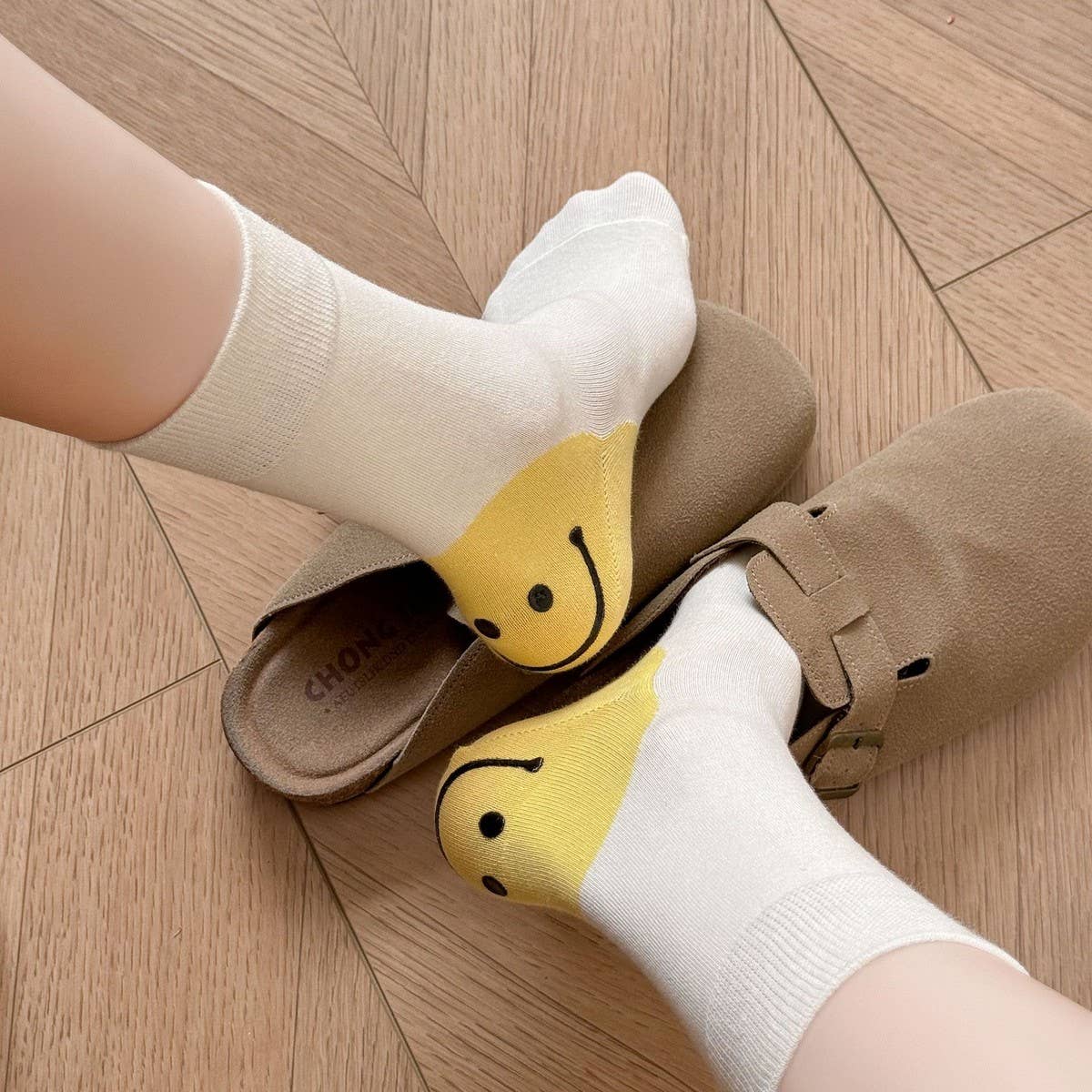 NEW HOT STAMPING SMILEY FACE SOCKS_CWMS0954