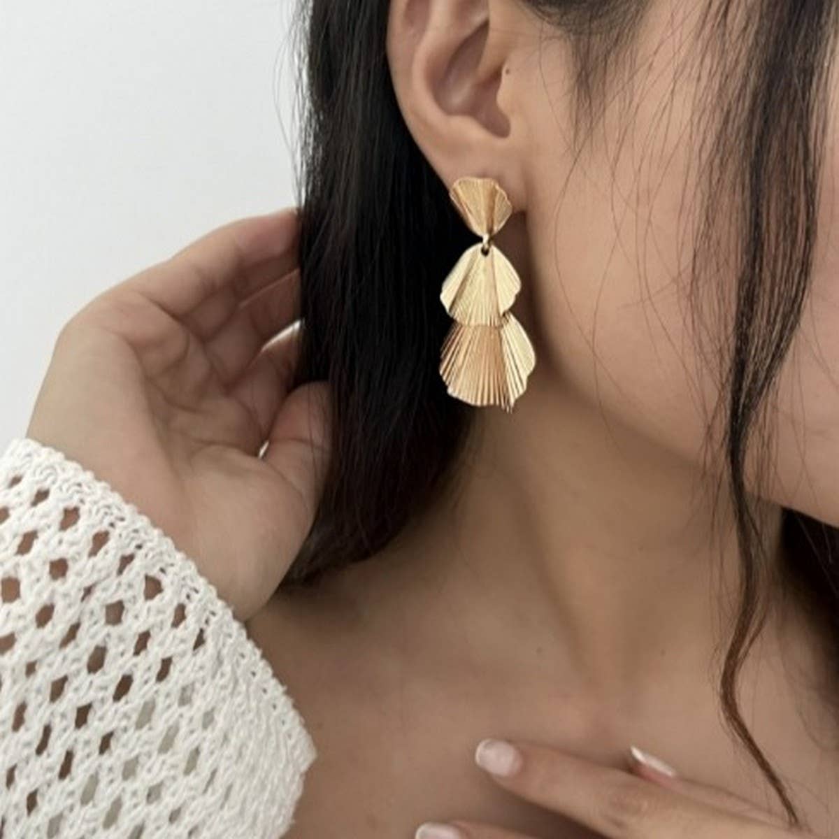 SIMPLE AND ELEGANT TEMPERAMENT RUFFLE EARRINGS_CWMM3226