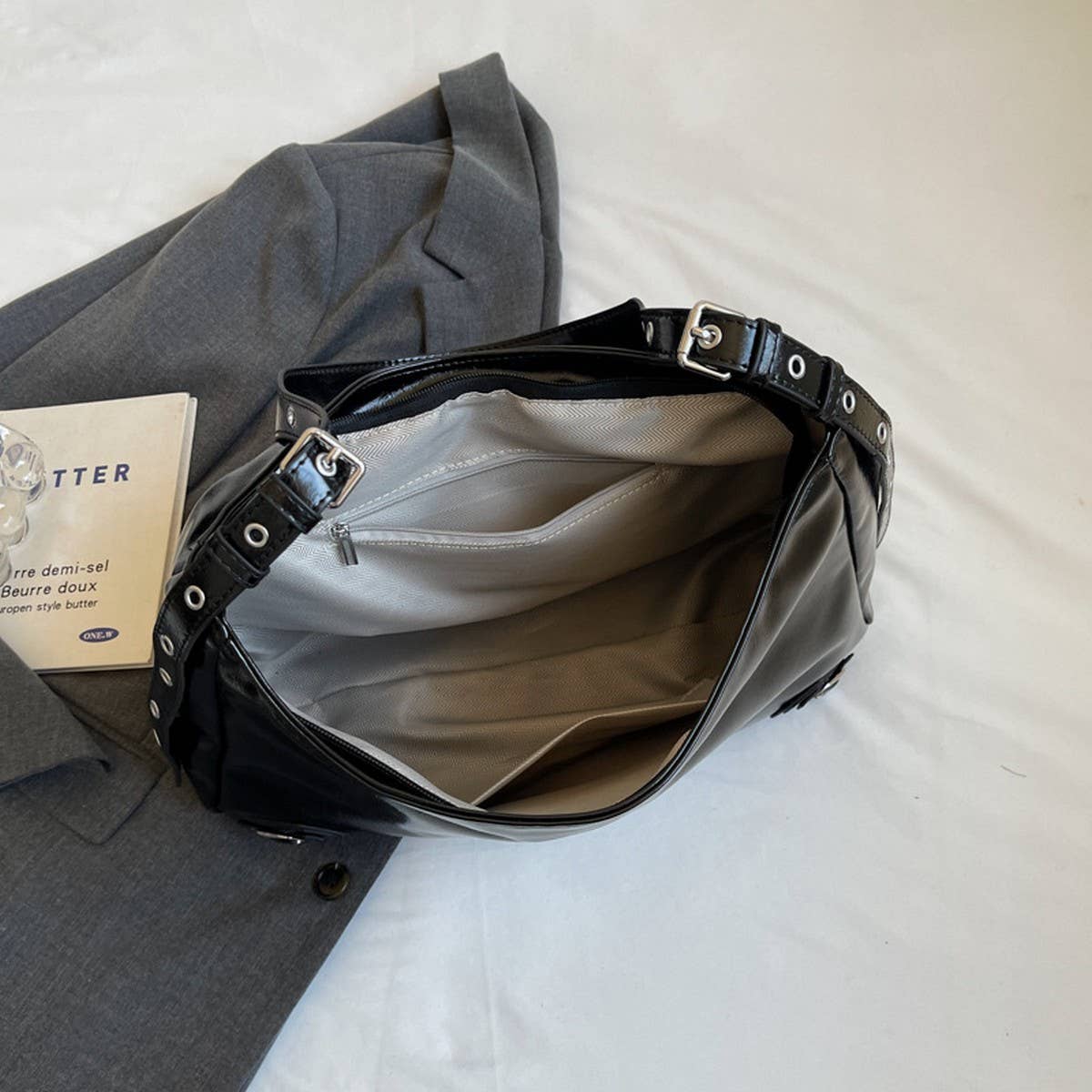 NICHE RETRO FASHION COMMUTER SHOULDER BAG_CWAB3276