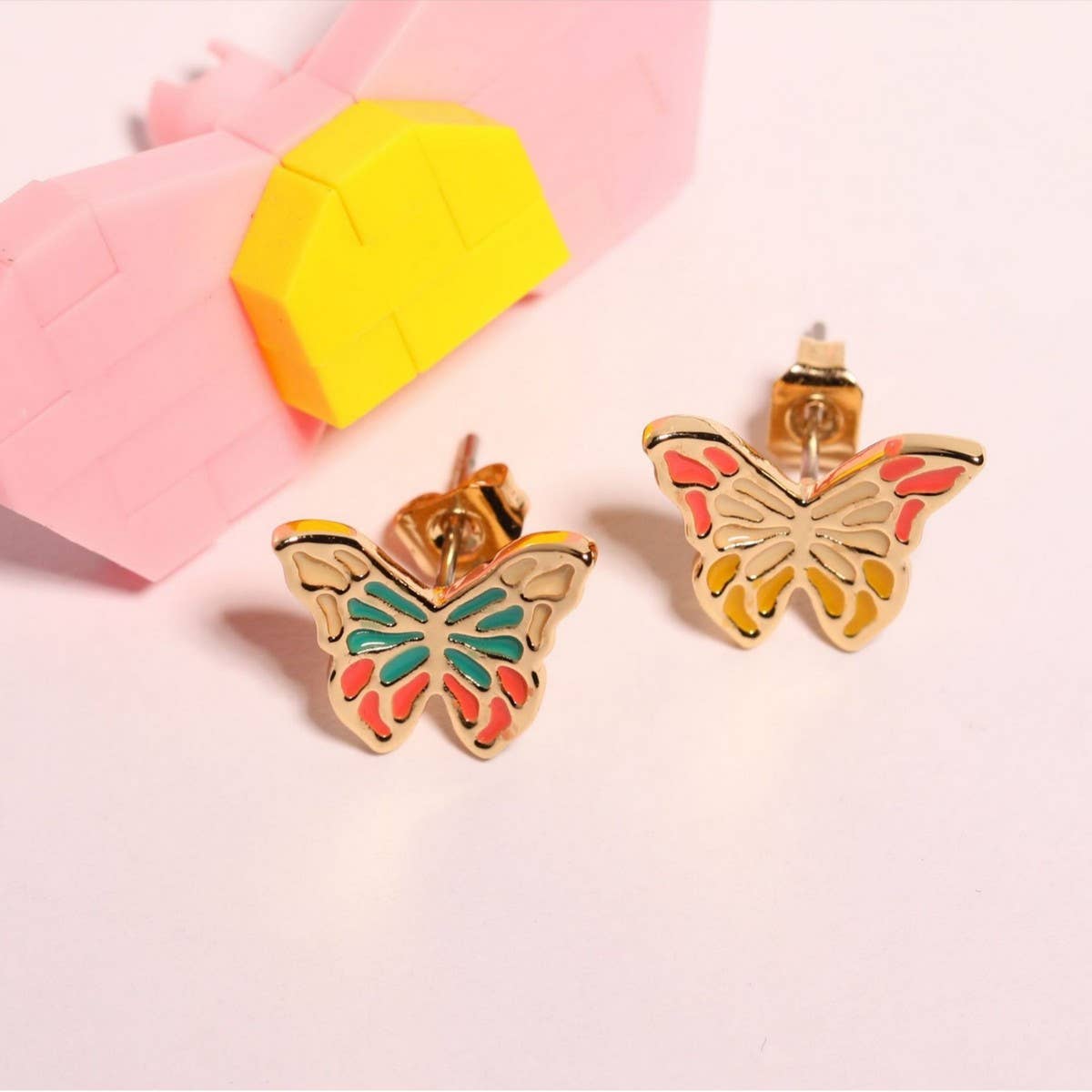 RETRO EXAGGERATED BUTTERFLY ELEMENT EARRINGS_CWMM5517