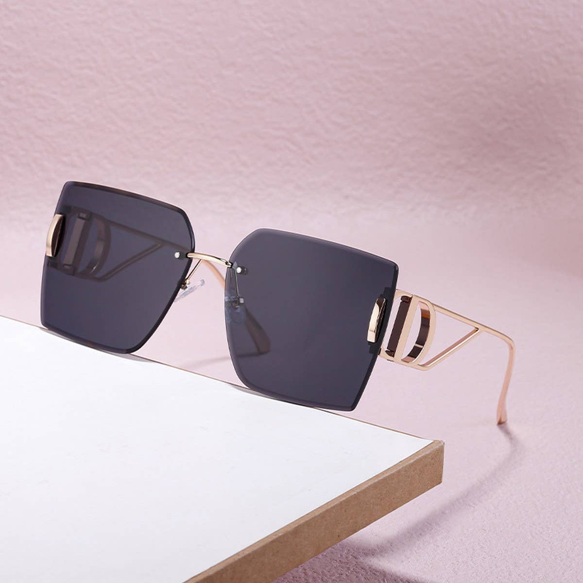 FASHIONABLE DIAMOND CUT FRAMELESS SUNGLASSES_CWASG0660