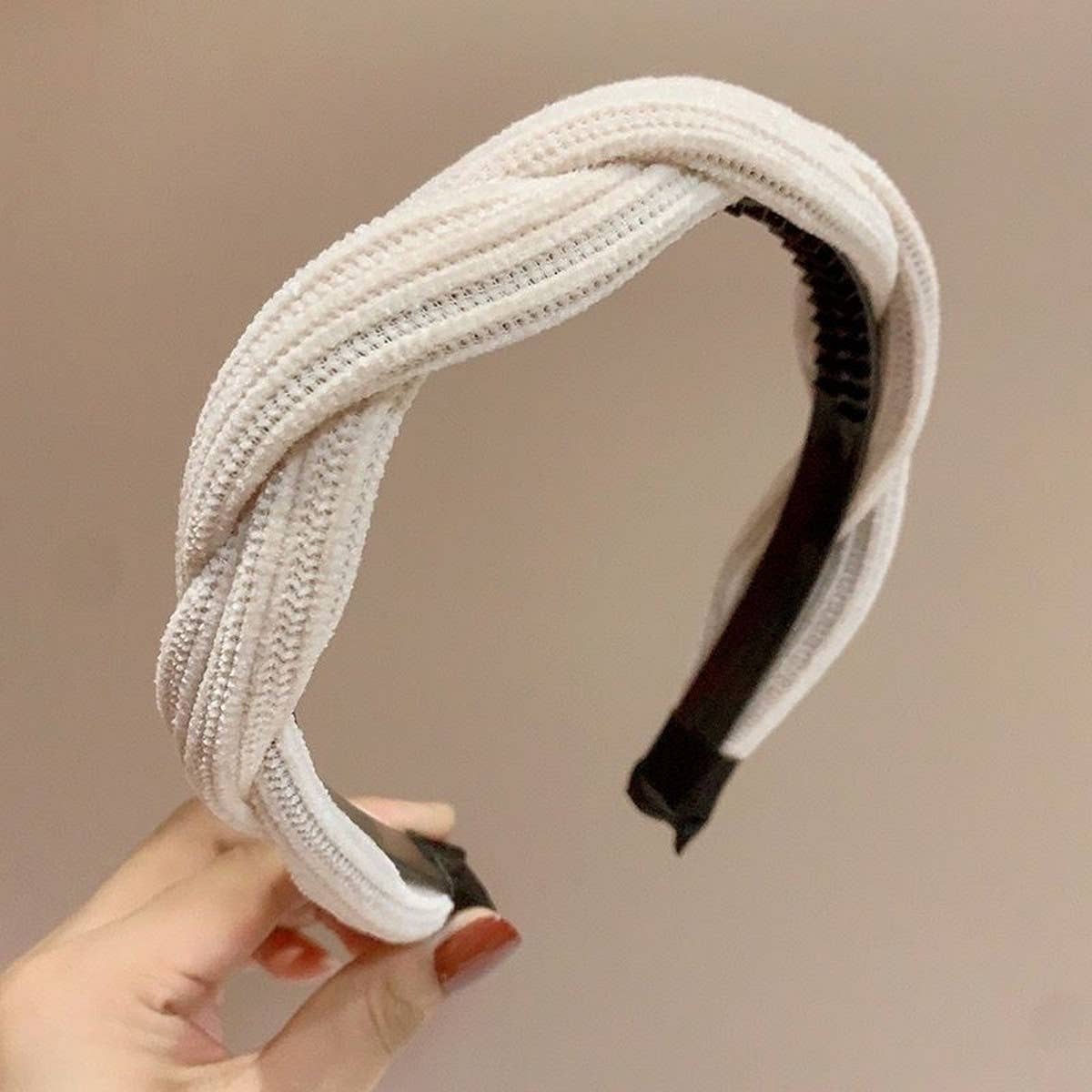 CROSS BRAIDS WITH WIDE TEETH HEADBAND_CWAHA1697