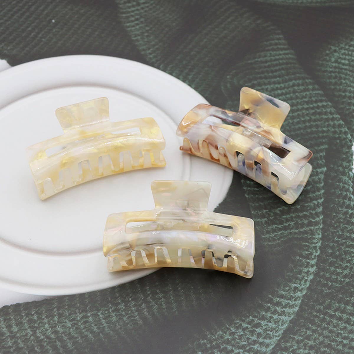 COLORFUL MERMAID HOLLOW SQUARE HAIRPIN_CWAHA2609