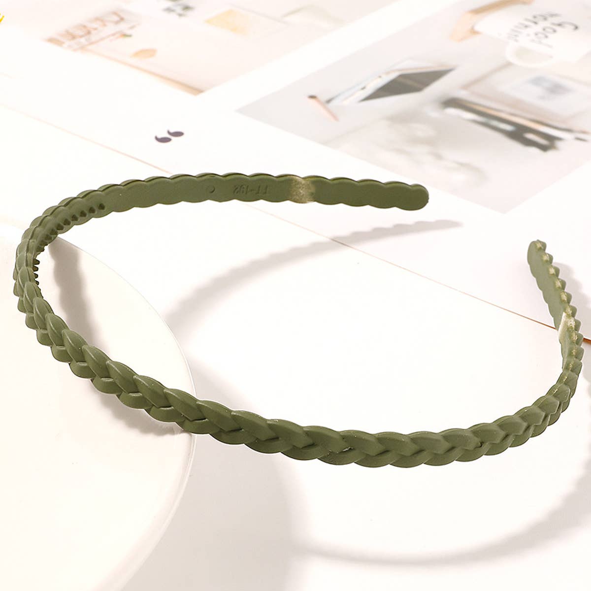 BRAIDED DESIGN HEADBAND_CWAHA0216