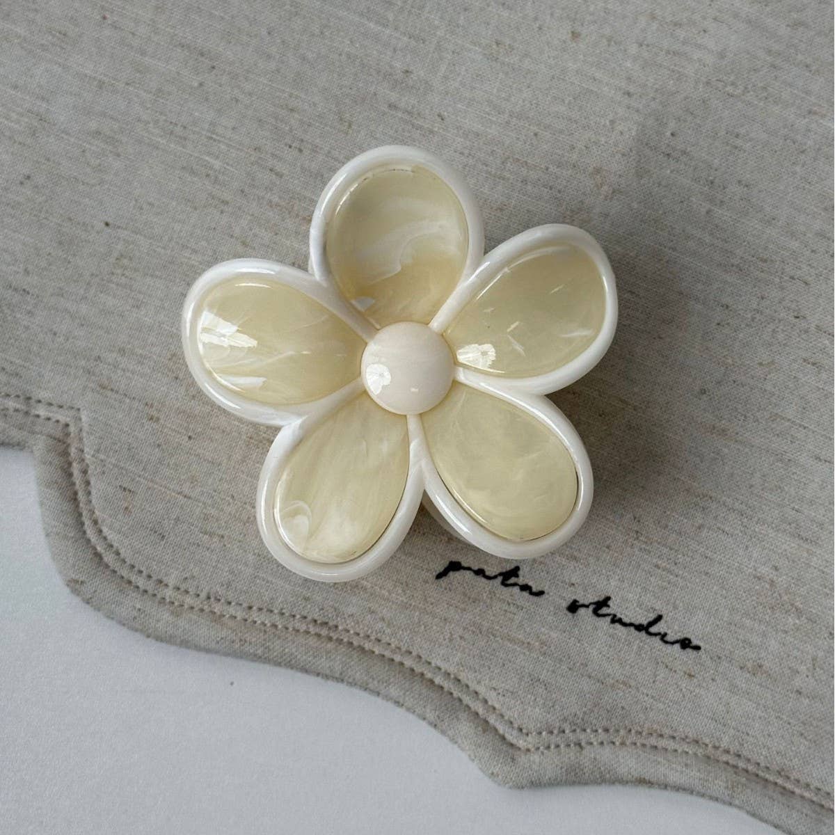 Cream Floral Claw Clip High Ponytail Hair Grip_Cwaha08257