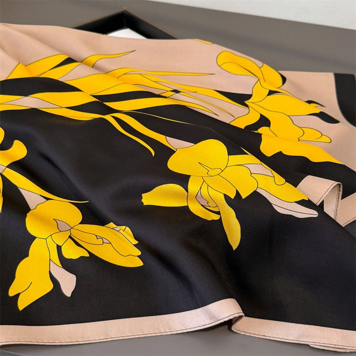 Retro Floral Faux Silk Square Neck Scarf_Cwasc03436