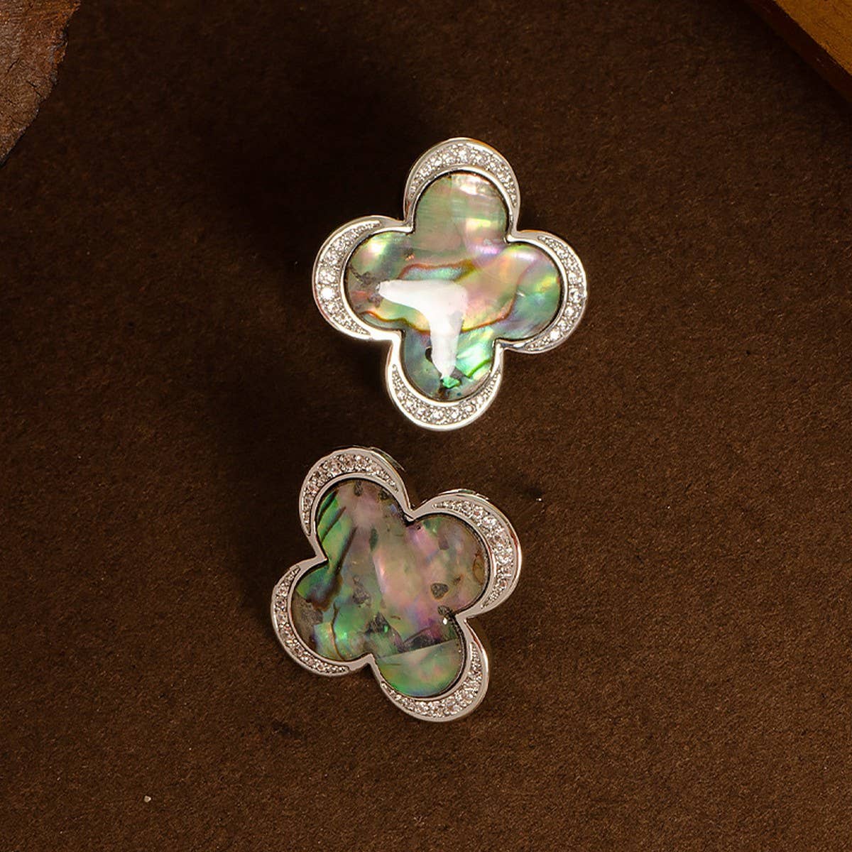 NATURAL ABALONE SILVER NEEDLE EARRINGS_CWMM4360