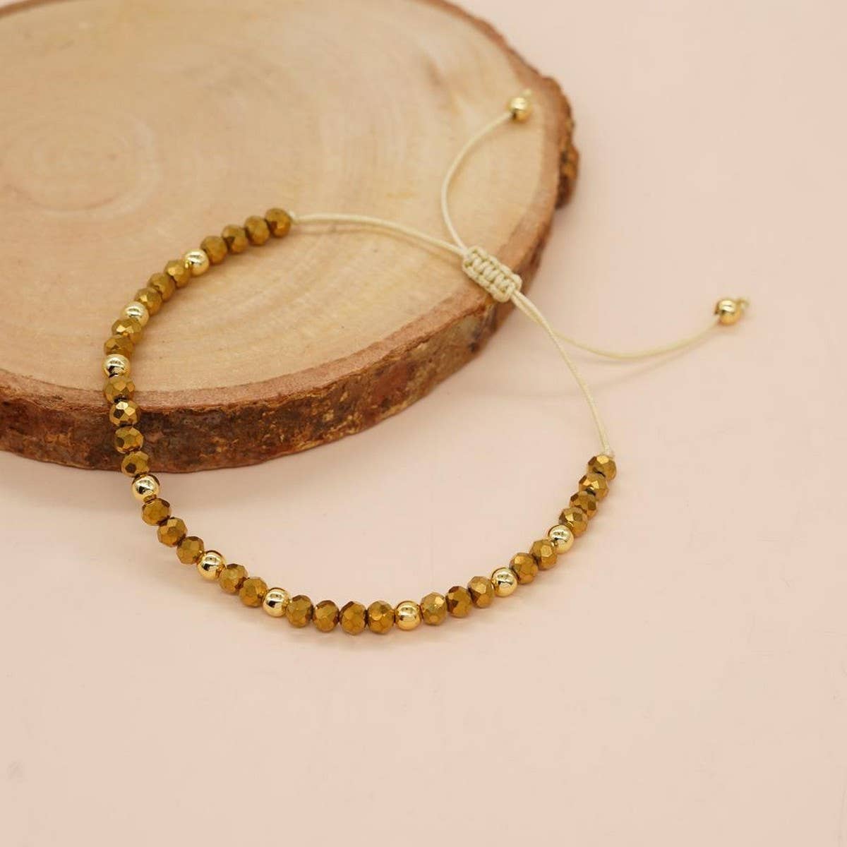 CRYSTAL GOLD BEADED HAND WOVEN BRACELET_CWMM3871