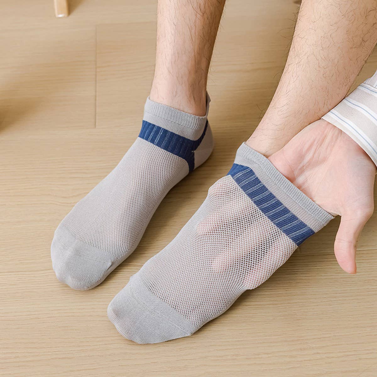 DEODORANT AND SWEAT ABSORBENT MENS SPORTS SOCKS_CWMS2010
