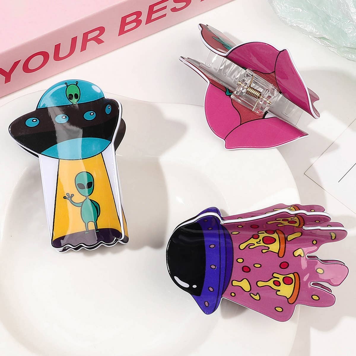 HALLOWEEN ALIEN ACRYLIC HAIR CLAW SPOOKY CLIP_CWAHA1633