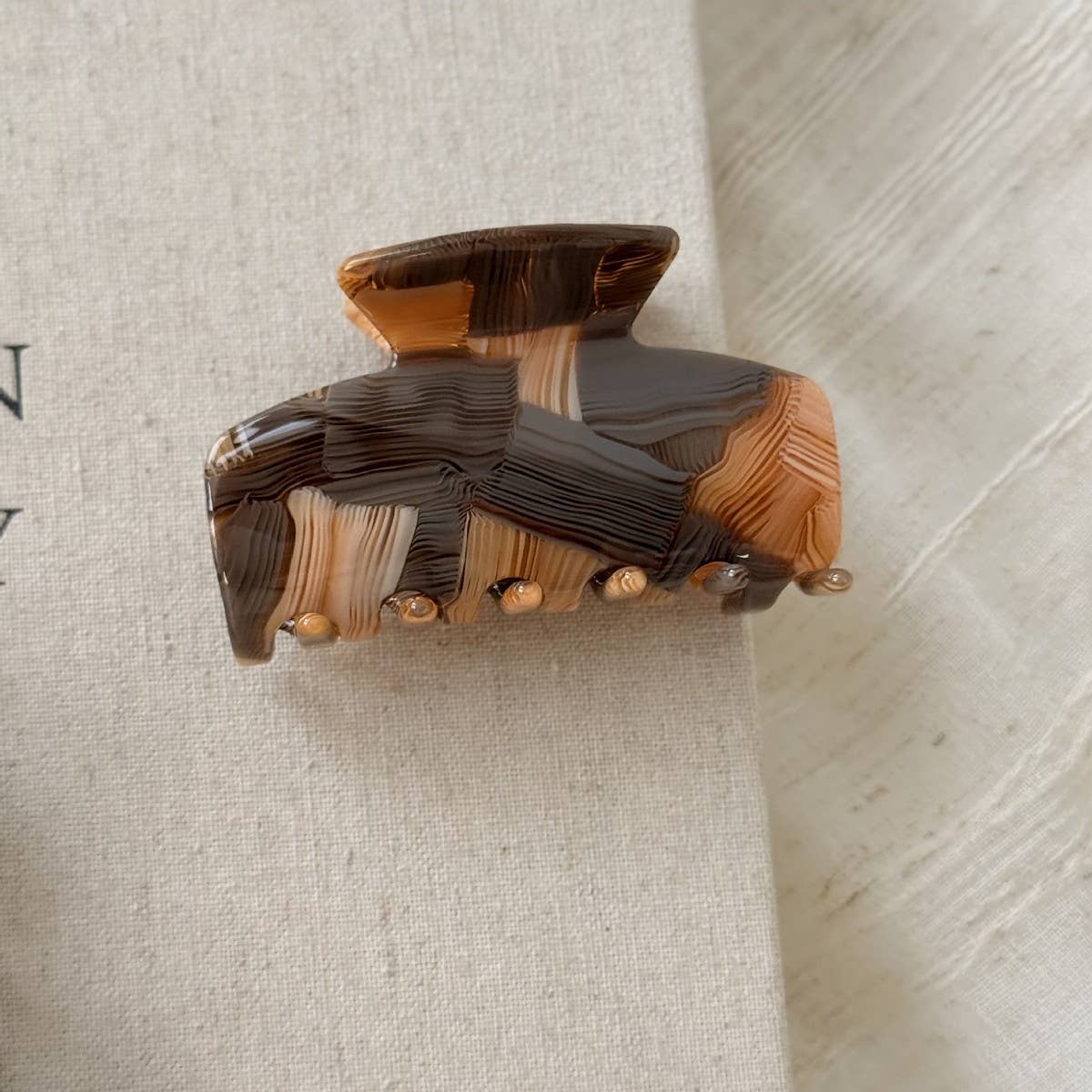 Marble Texture Hair Claw Retro Medium Clip_Cwaha07952