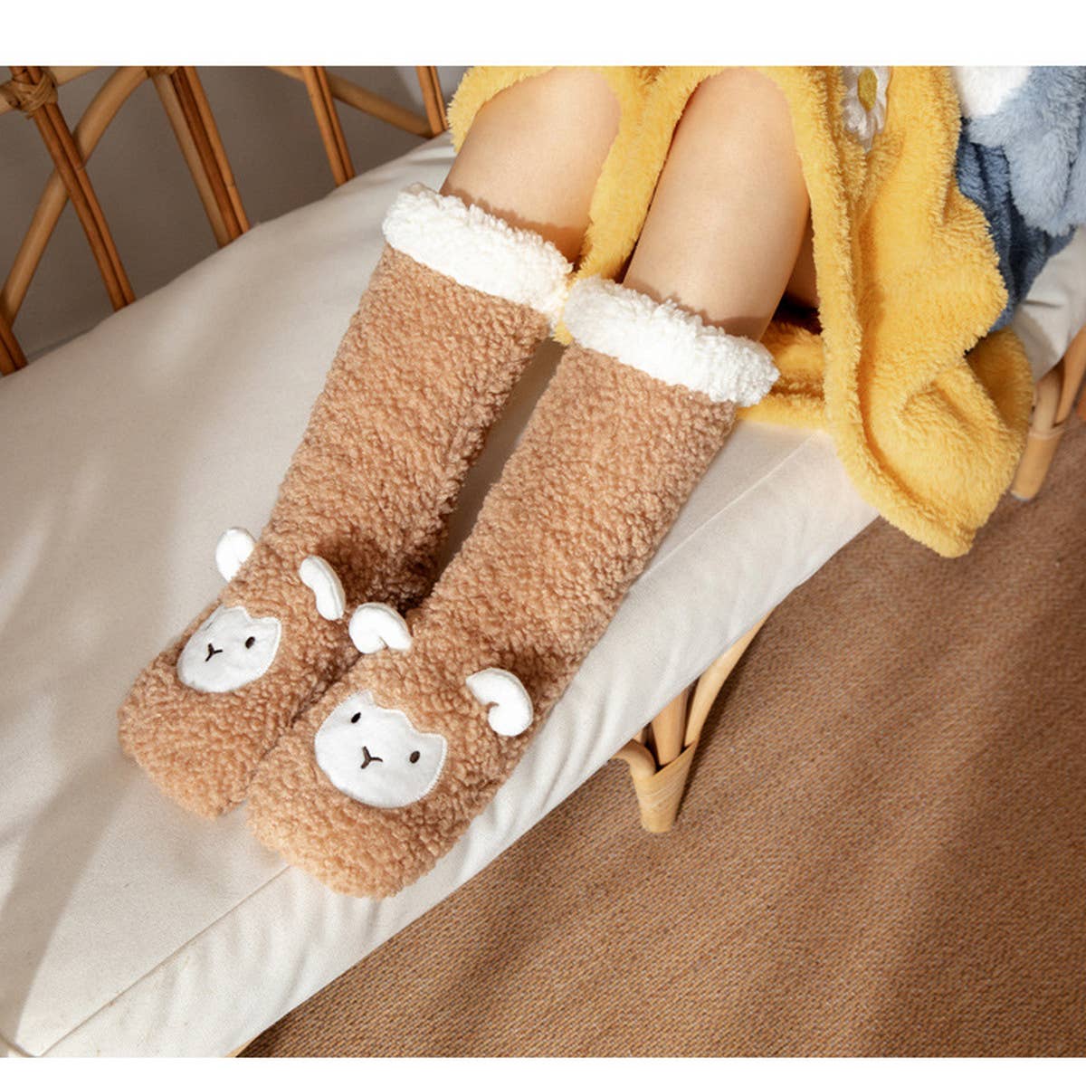 Women Lamb Pattern Plush Indoor Slippers_Cwms0713