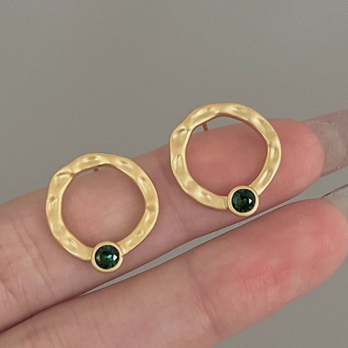 SIMPLE ZIRCON GEOMETRIC CIRCLE STUD EARRINGS_CWAJE1324