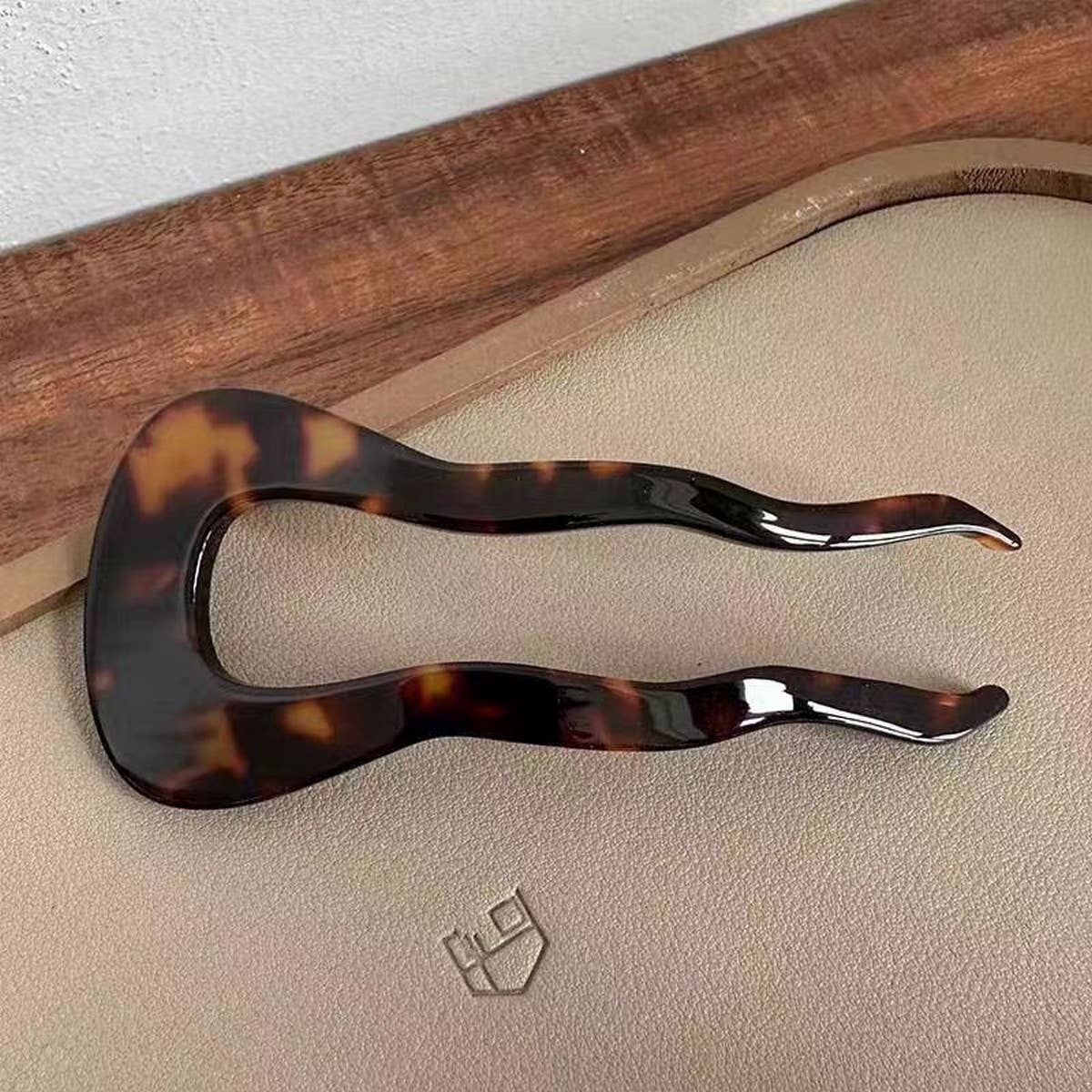 SIMPLE HIGH END U SHAPED HAIRPIN_CWAHA2692