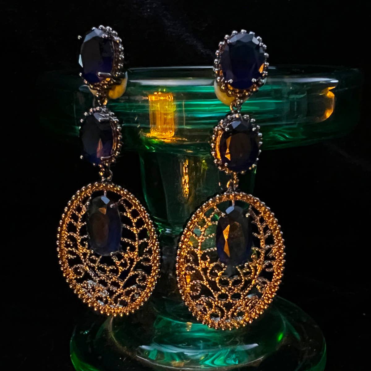 HOLLOW DARK BLUE CZECH DIAMOND EARRINGS_CWAJE1115