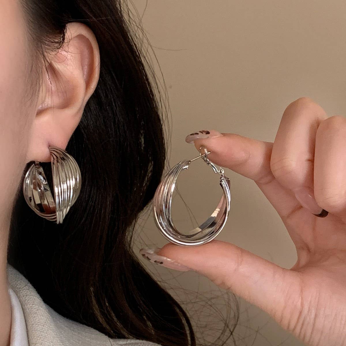 HIGH END FASHION LARGE HOOP EARRINGS FOR WOMEN_CWAJE3146