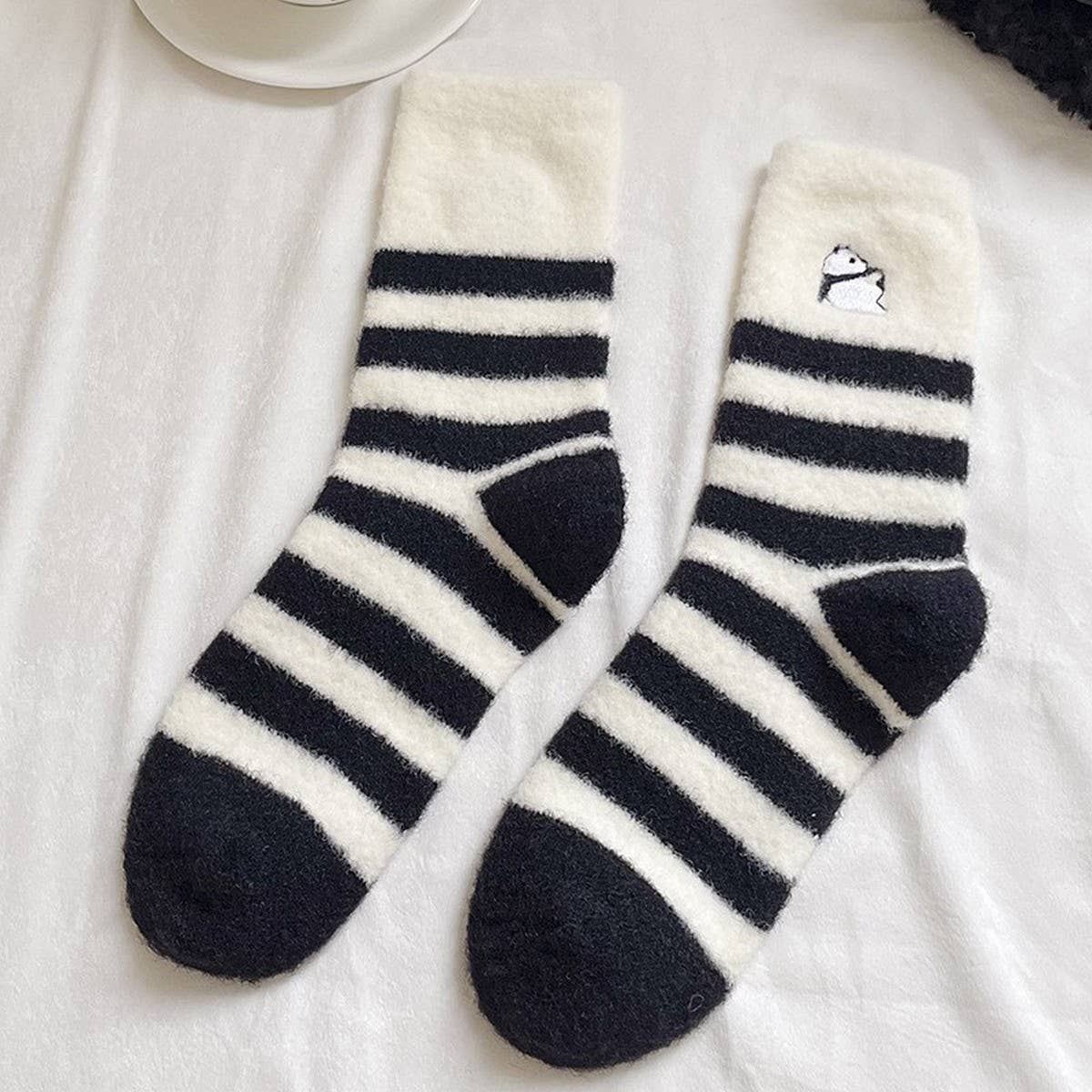THICKENED PANDA FURRY HOME SLEEP SOCKS_CWMS1068