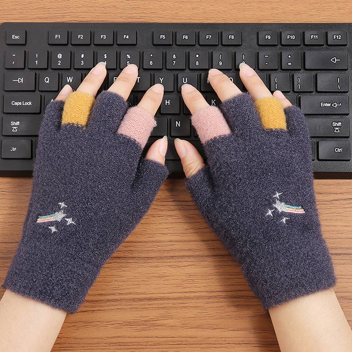 Cartoon Cold-Proof Plush Knitted Gloves_Cwag0124