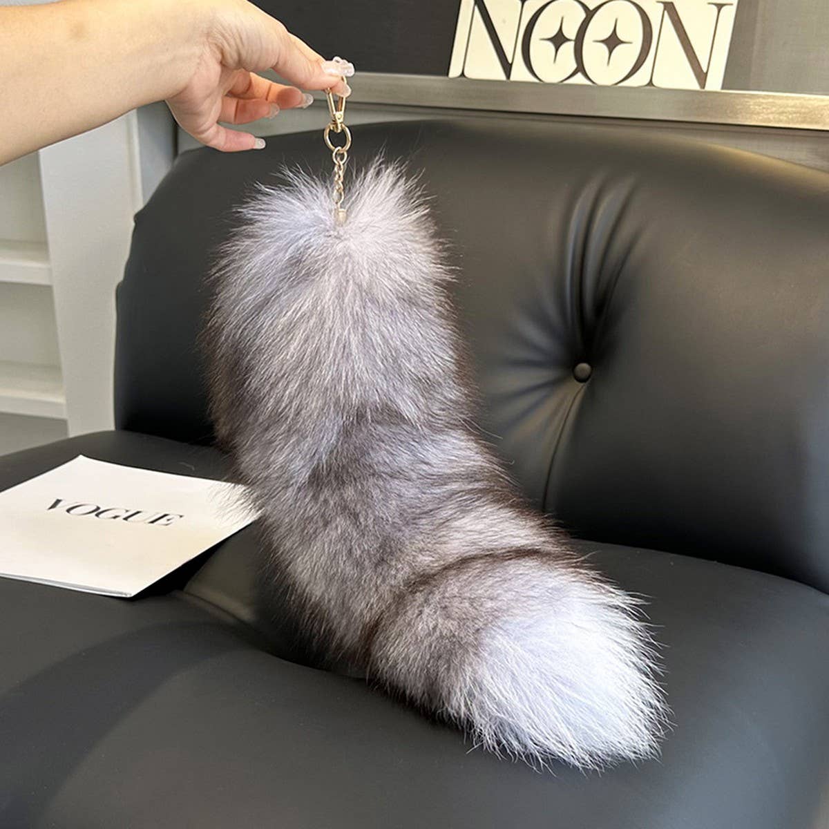 CUTE REAL FOX FUR BIG TAIL CAR KEYCHAIN PENDANT_CWMM2523