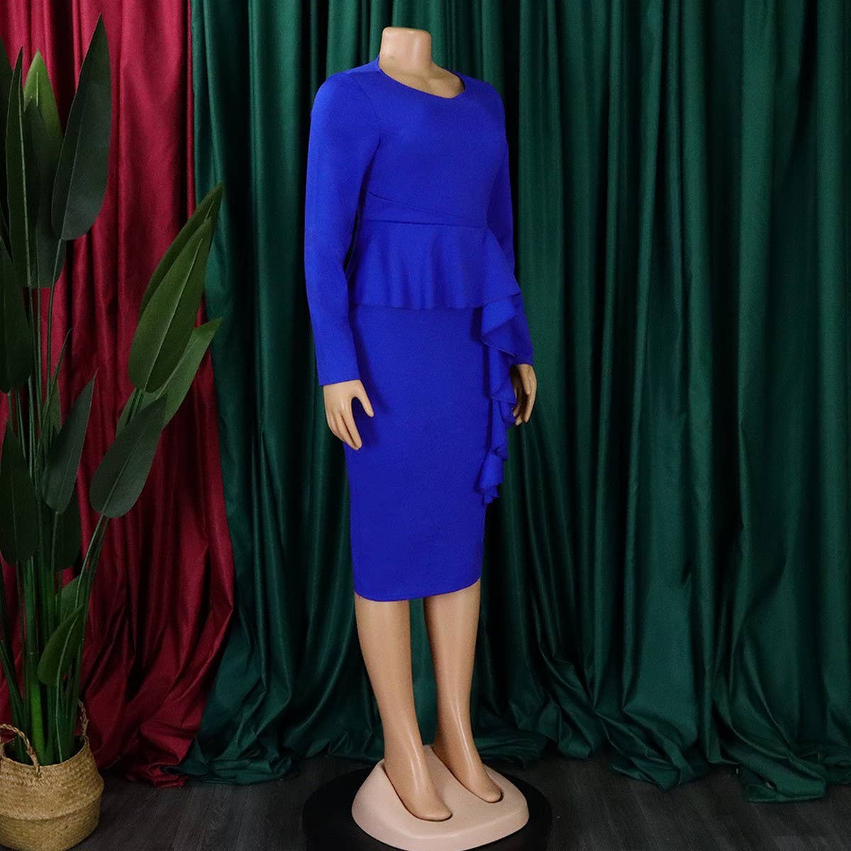 SOLID COLOR HIP WRAPPED PLUS SIZE RUFFLED DRESS_CWDMD3705