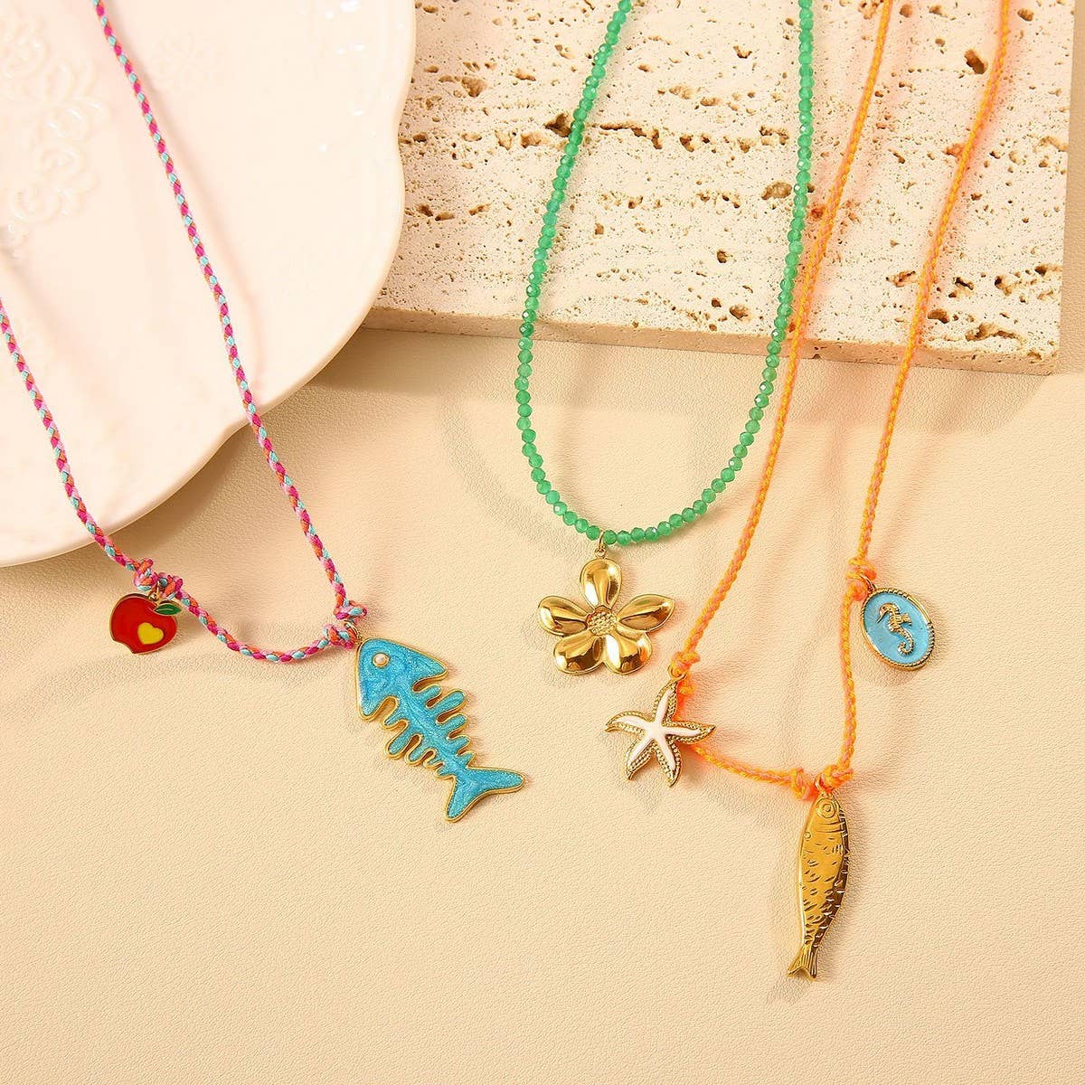 OCEAN STYLE STONE NECKLACE WITH FISH CHARM_CWMM8804