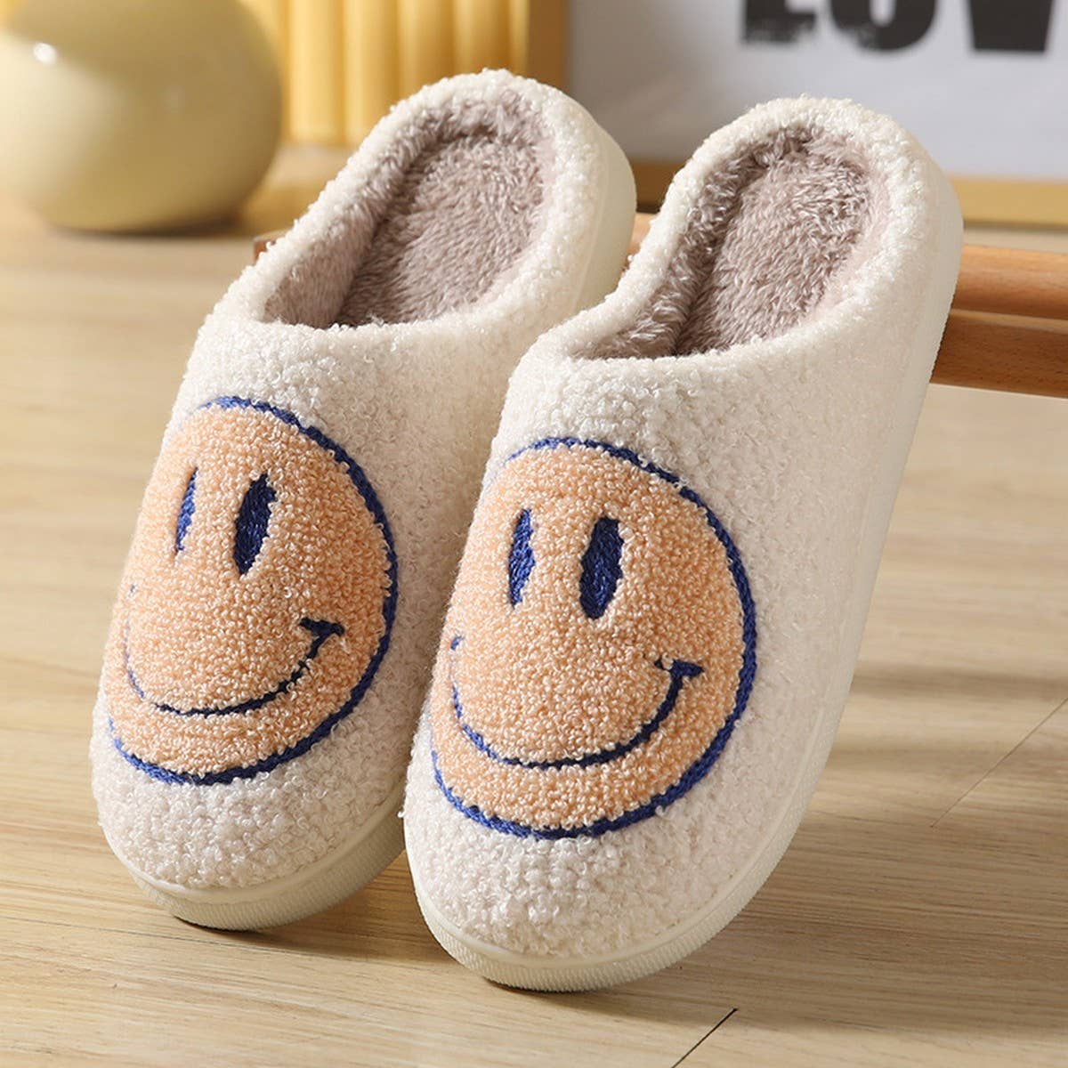 CUTE CARTOON SMILING FACE FABRIC SLIPPERS_CWSHS0254