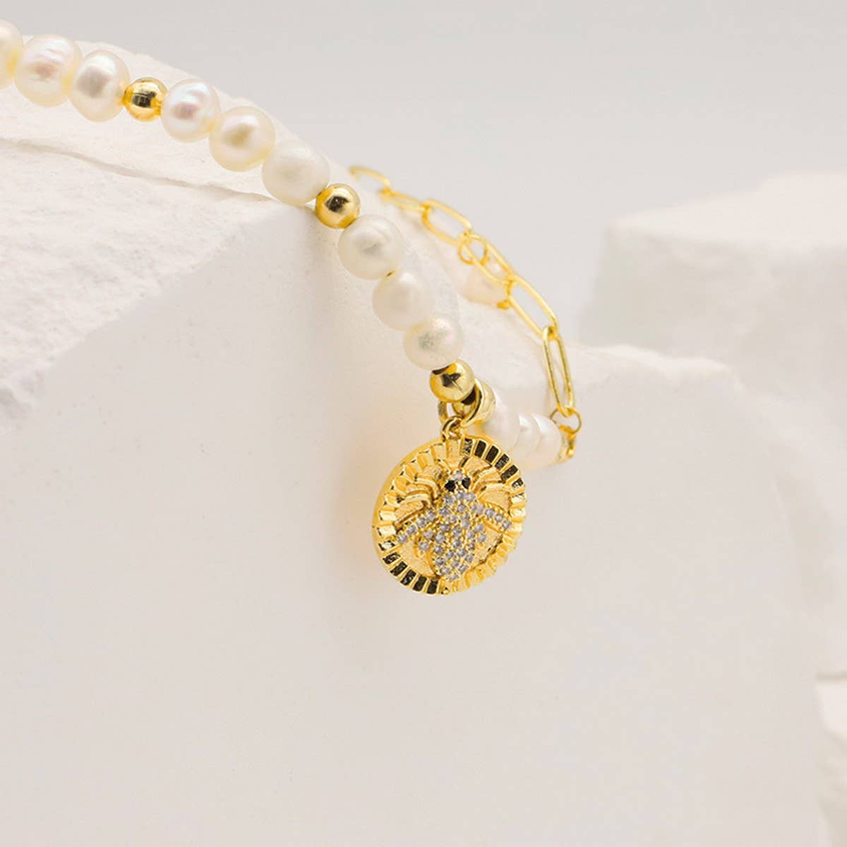 NEW RETRO NICHE PEARL PENDANT NECKLACE FOR WOMEN_CWAJE3843