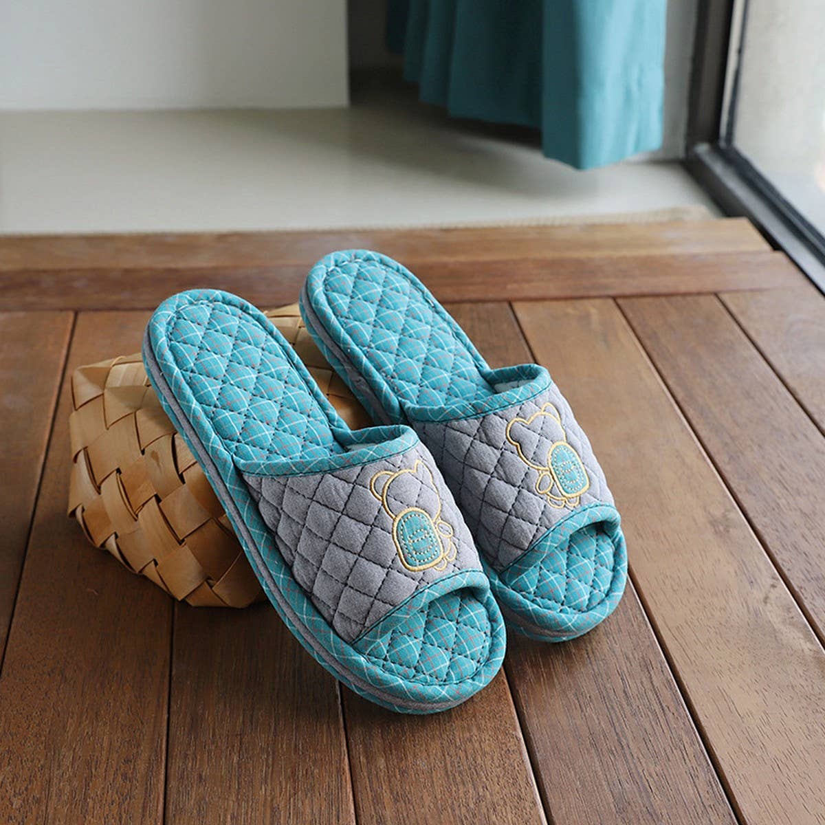 CARTOON BACKPACK COUPLE SLIPPERS WITH GRIP SOLE_CWSHF0205