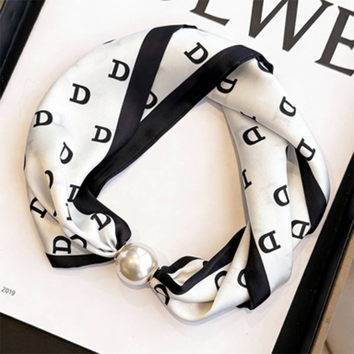 Pearl Magnetic Skinny Silk Neck Scarf_Cwasc03934