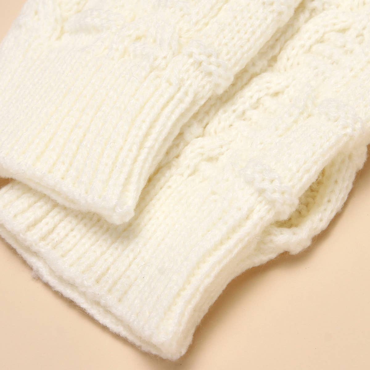 FASHIONABLE TWISTED WARM HALF FINGER GLOVES_CWAG0087