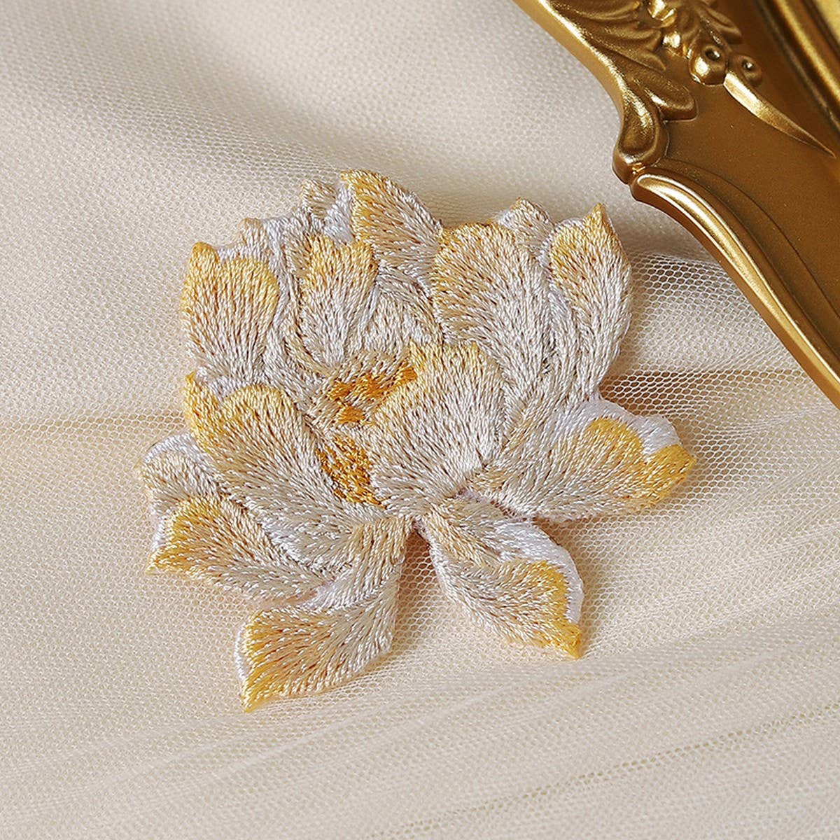 LOTUS FLOWER EMBROIDERED PATCH FOR STAIN REPAIR_CWMM5929