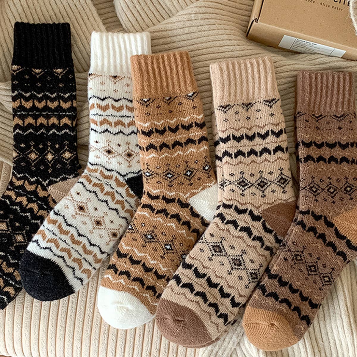 Extra Thick Wool Fair Isle Winter Socks_Cwms03218