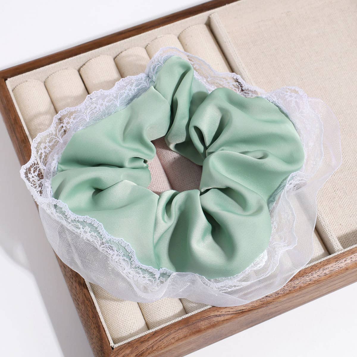HIGH END RETRO LACE HAIR TIE_CWAHA2300