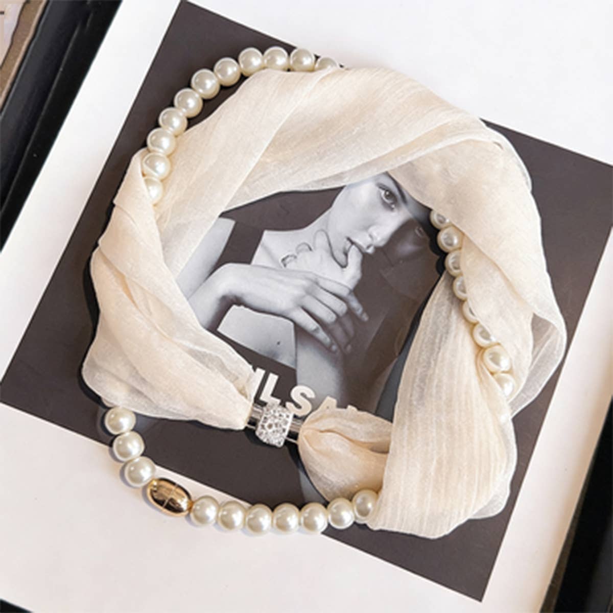 White Pearl Magnetic Skinny Silk Scarf_Cwasc03936