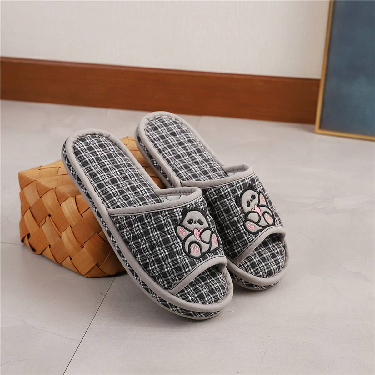 THICK COTTON SOFT SOLE PANDA SLIPPERS_CWSHF0203