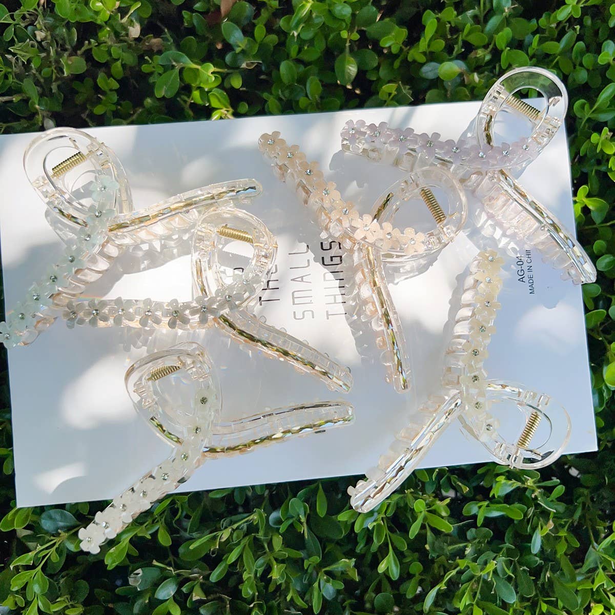 ELEGANT GLASS FLOWER HAIR CLAW SIMPLE SHARK CLIP_CWAHA1579