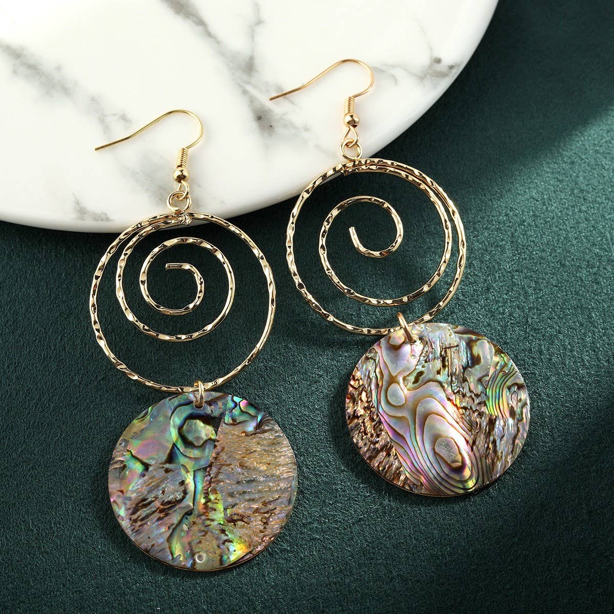 FASHIONABLE NICHE TEMPERAMENT ABALONE EARRINGS_CWMM4257