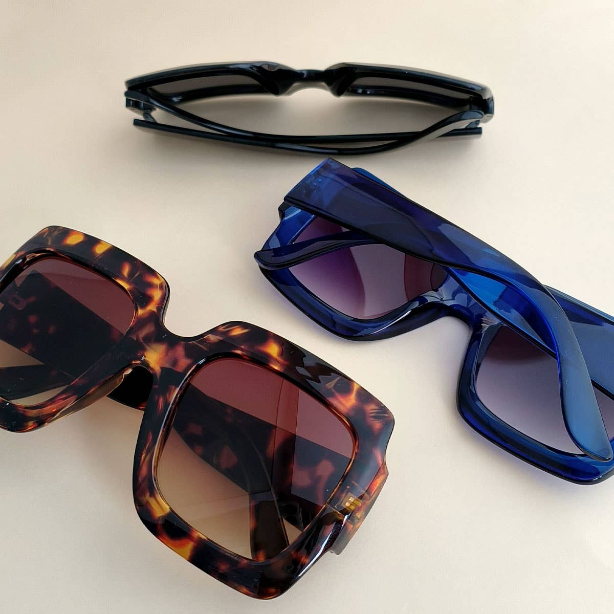 SIMPLE SQUARE FRAME COLOR BLOCK SUNGLASSES WOMEN_CWASG0258